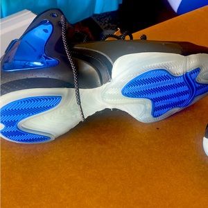Nike Lil Penny sneakers never worn